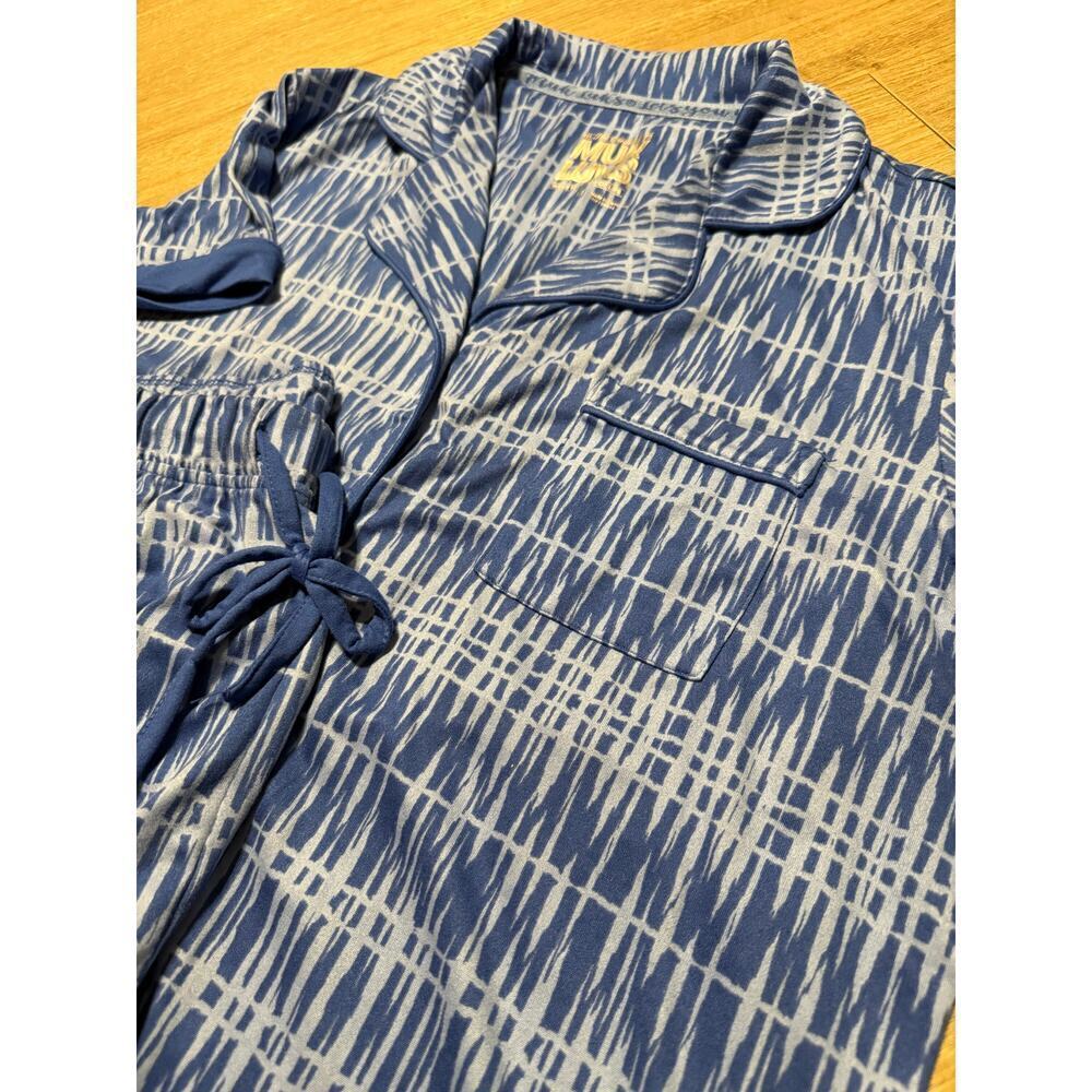 Muk Luks Women’s PJ Set Medium Blue White Ikat Print Short Sleeve Top & Shorts